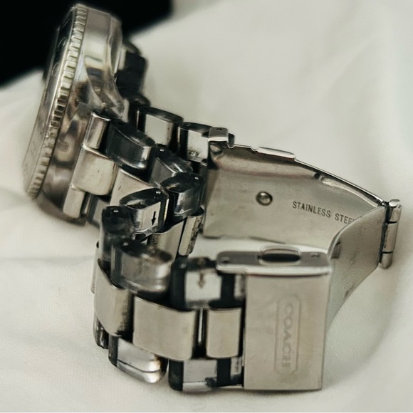 BEAUTIFUL WOMENS —COACH —WATCH - Picture 6 of 11